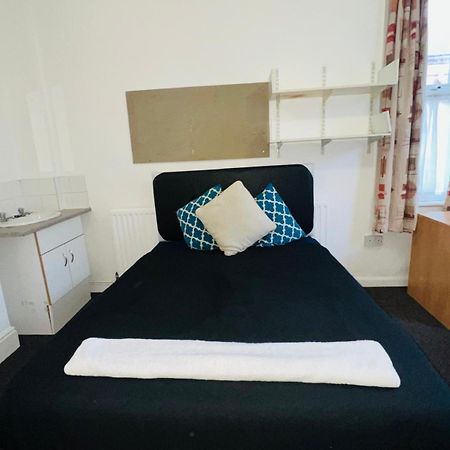 Grantham Park House Aparthotel Coventry Bagian luar foto
