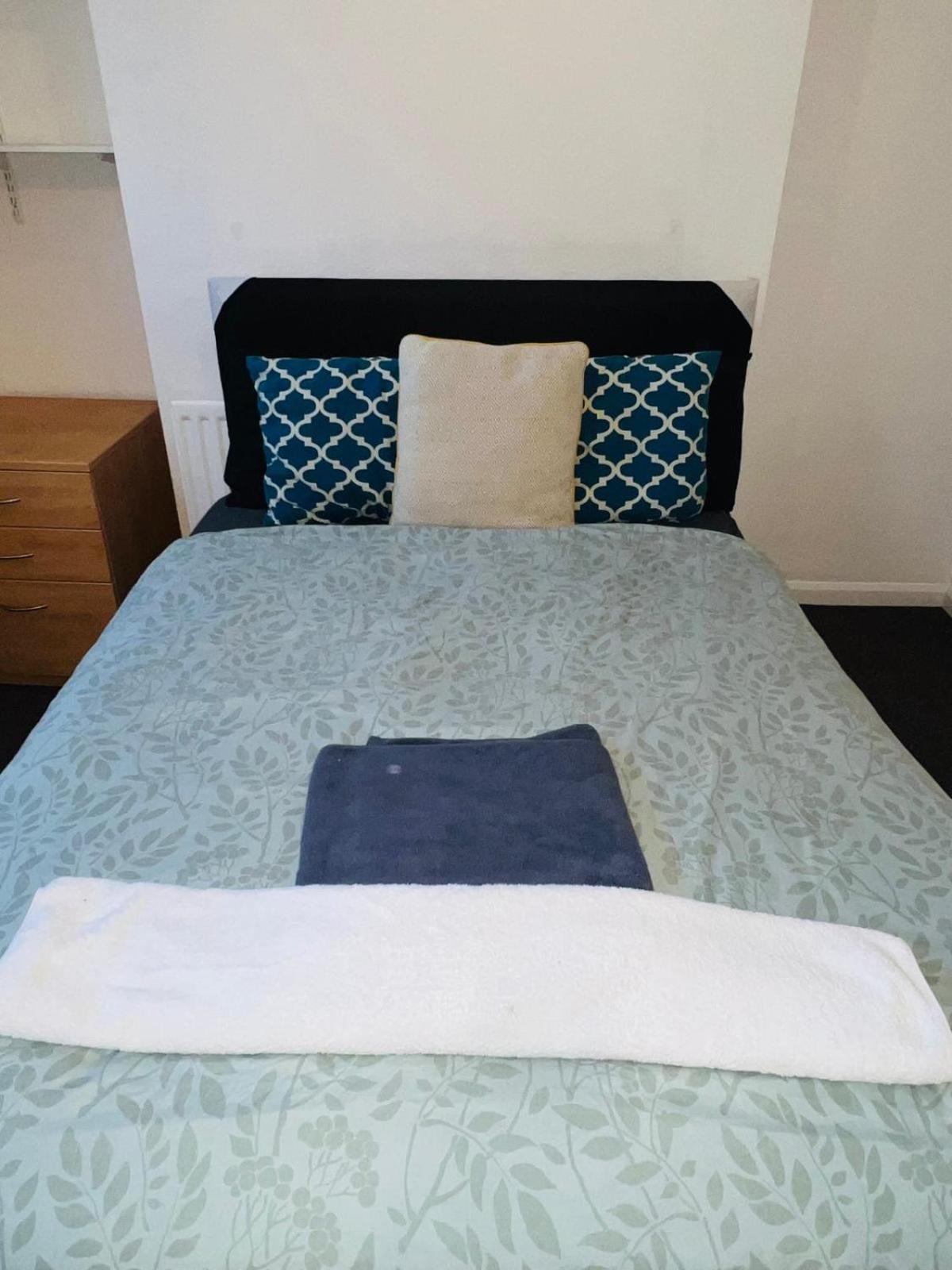 Grantham Park House Aparthotel Coventry Bagian luar foto